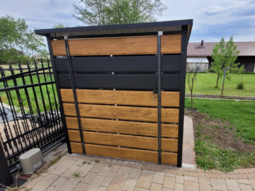 Wiata śmietnikowa 200×200 cm  | złoty dąb + RAL 9005 mat